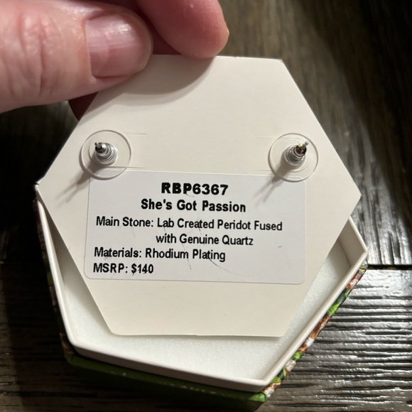 NIB NWT Bombparty August 2023 earrings - Picture 3 of 3